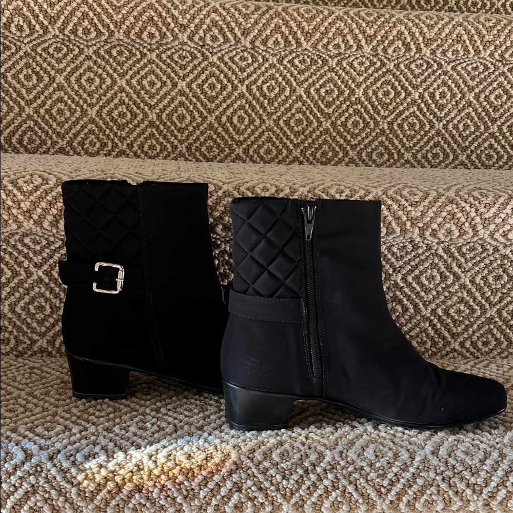 Sesto Meucci Black Quilted Ankle Booties